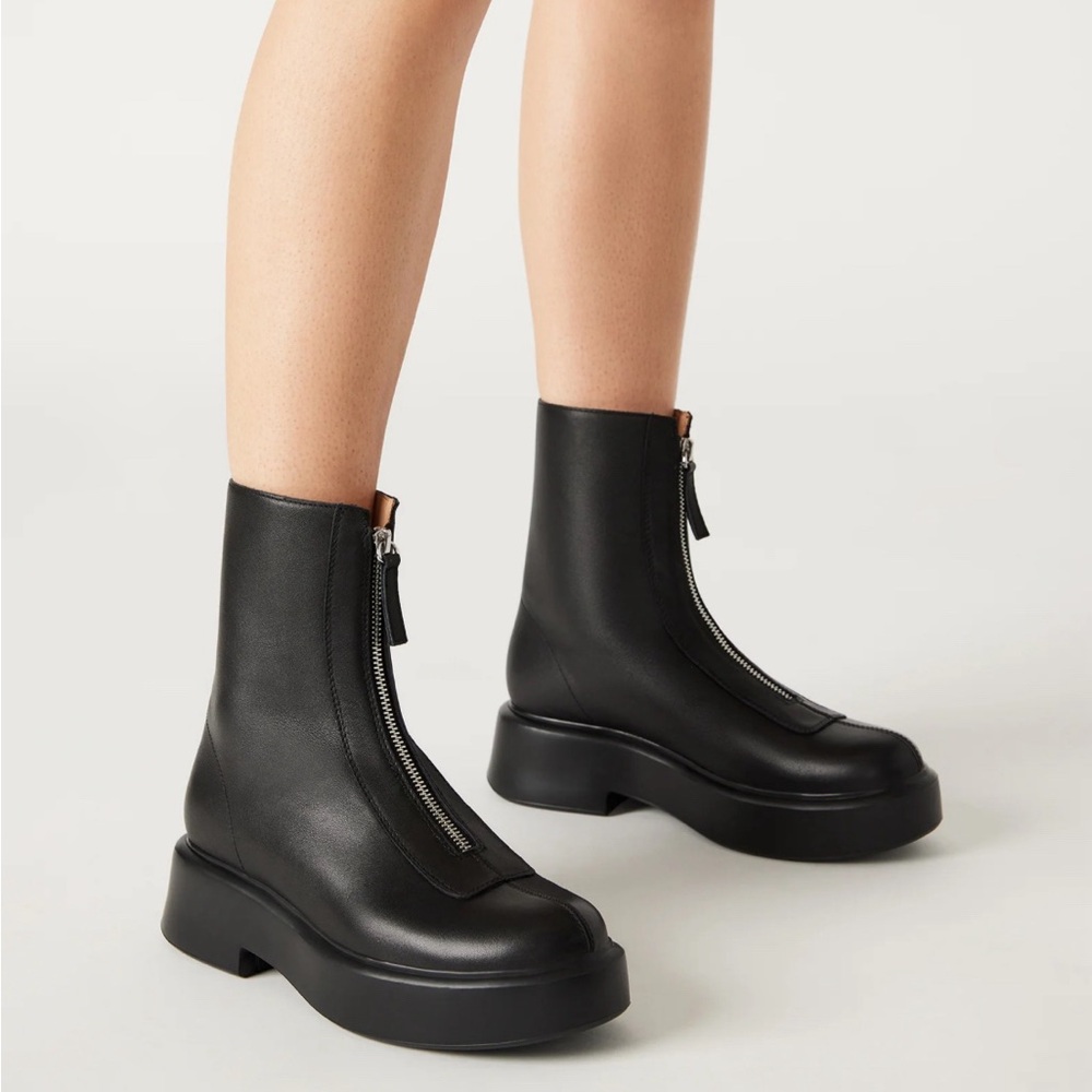 NIB Steve Madden Jones Black Leather Ankle Boots Size 7